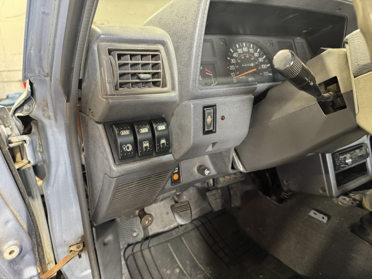 3-Switch Dash Panel for 1984-1989 Toyota Pickup and 4Runner - Image 9